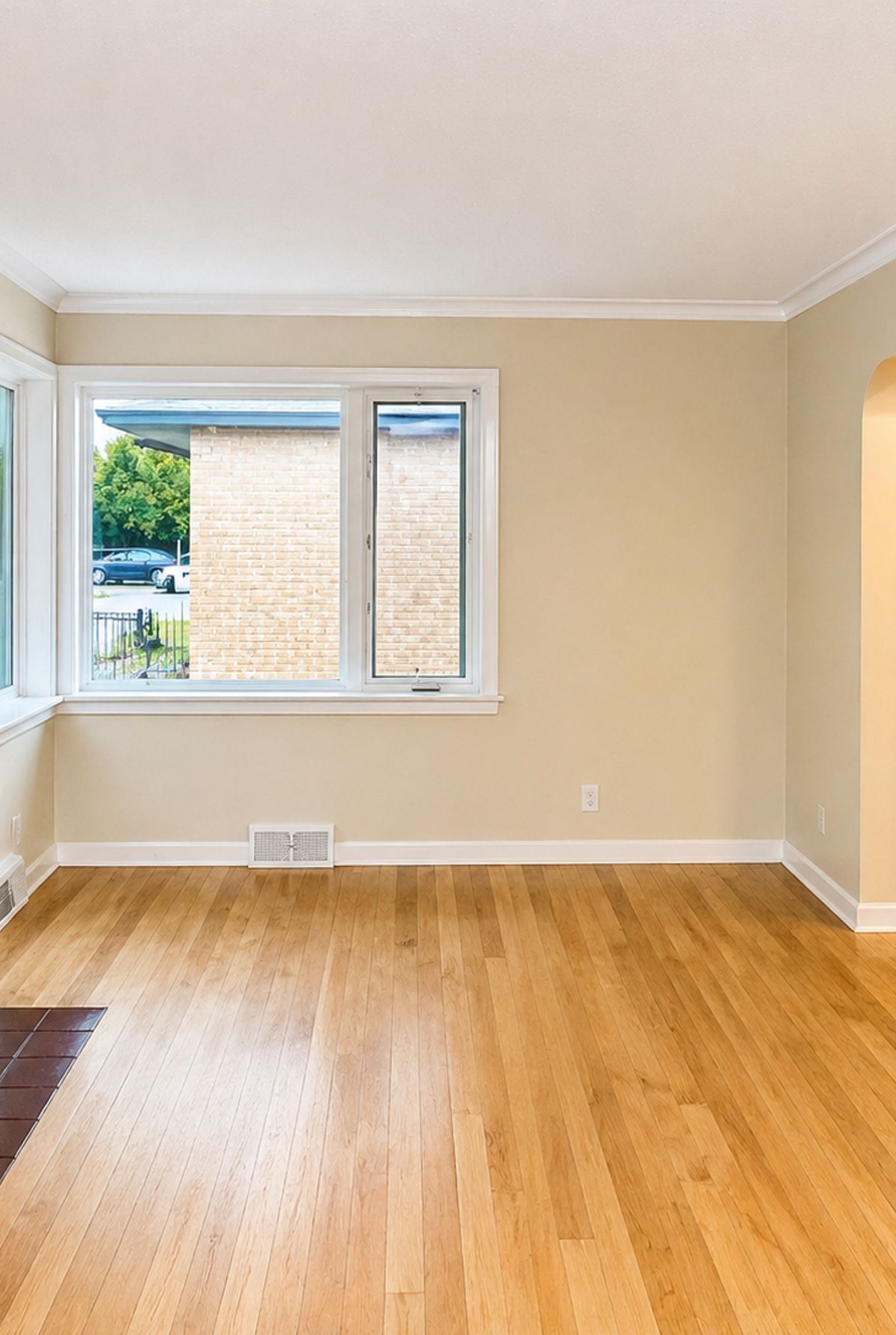 Completed interior painting project in an Ottawa home with classic neutral walls